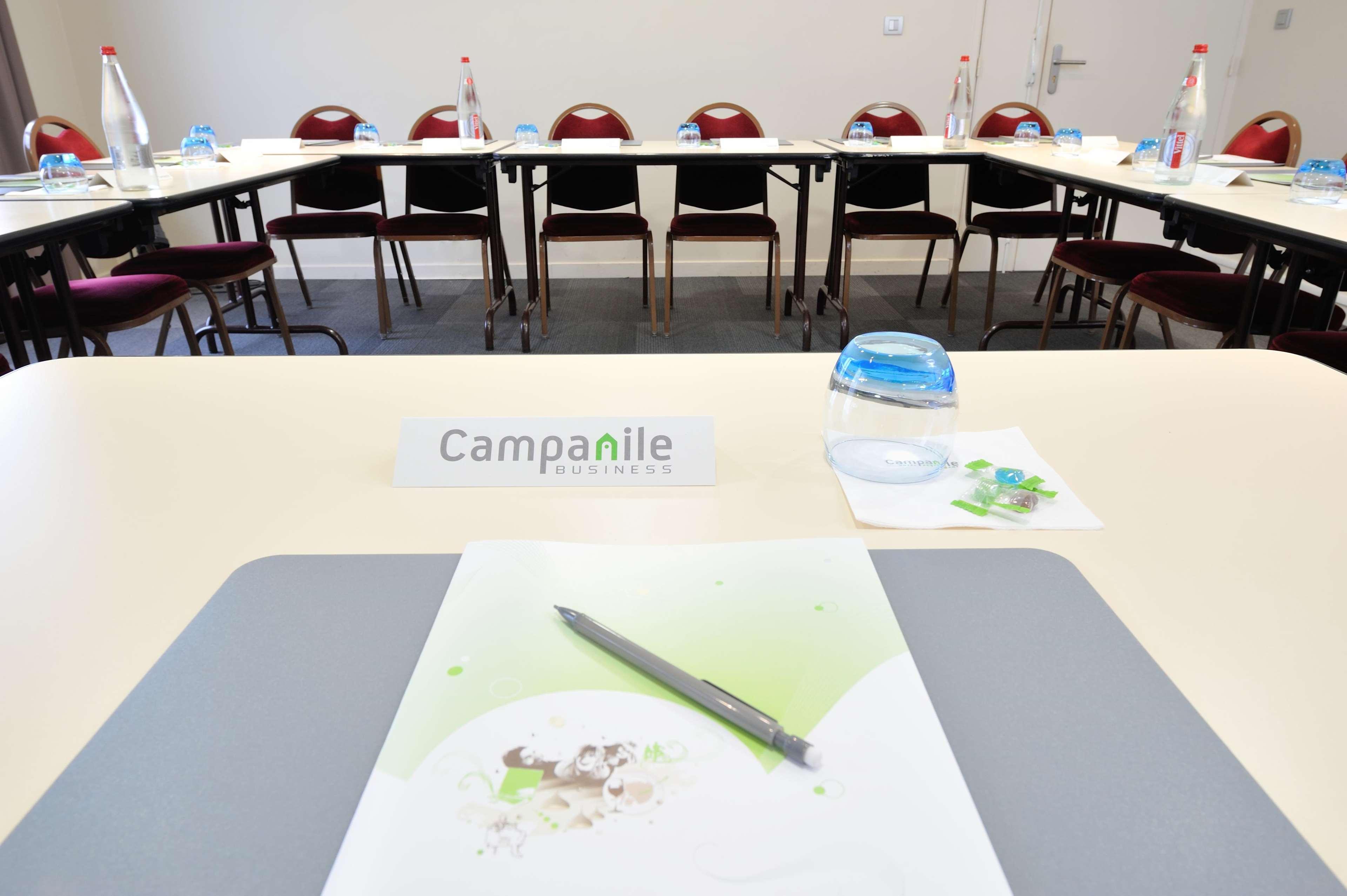 Campanile Lyon Est Aeroport Exupery Hotel 3*